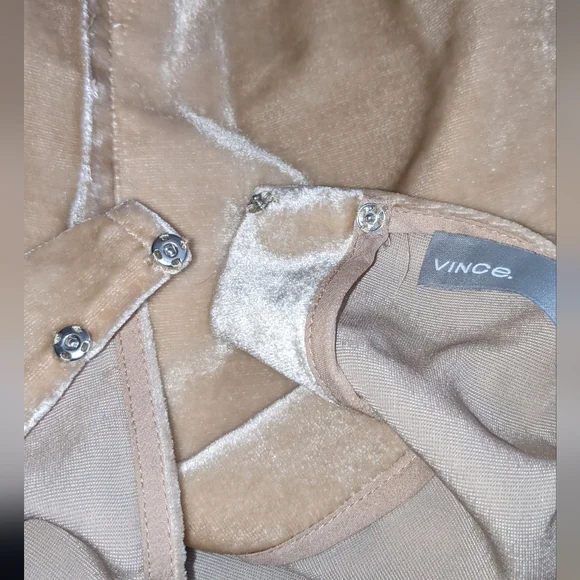 vince. Silk blend velvet top - Picture 3 of 5